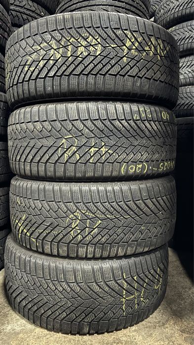 R21 255/40 Pirelli Winter 2 Scorpion