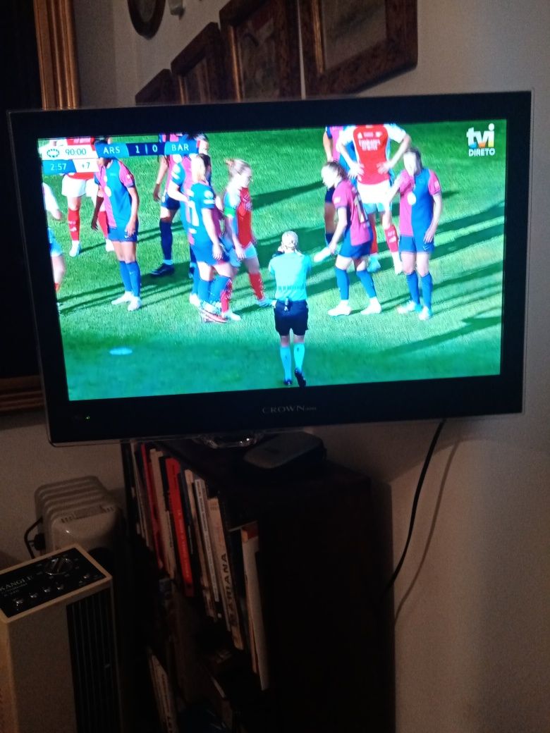TV Led pequeno 21''