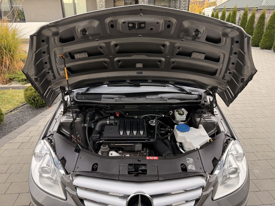 Продам мерседес В200