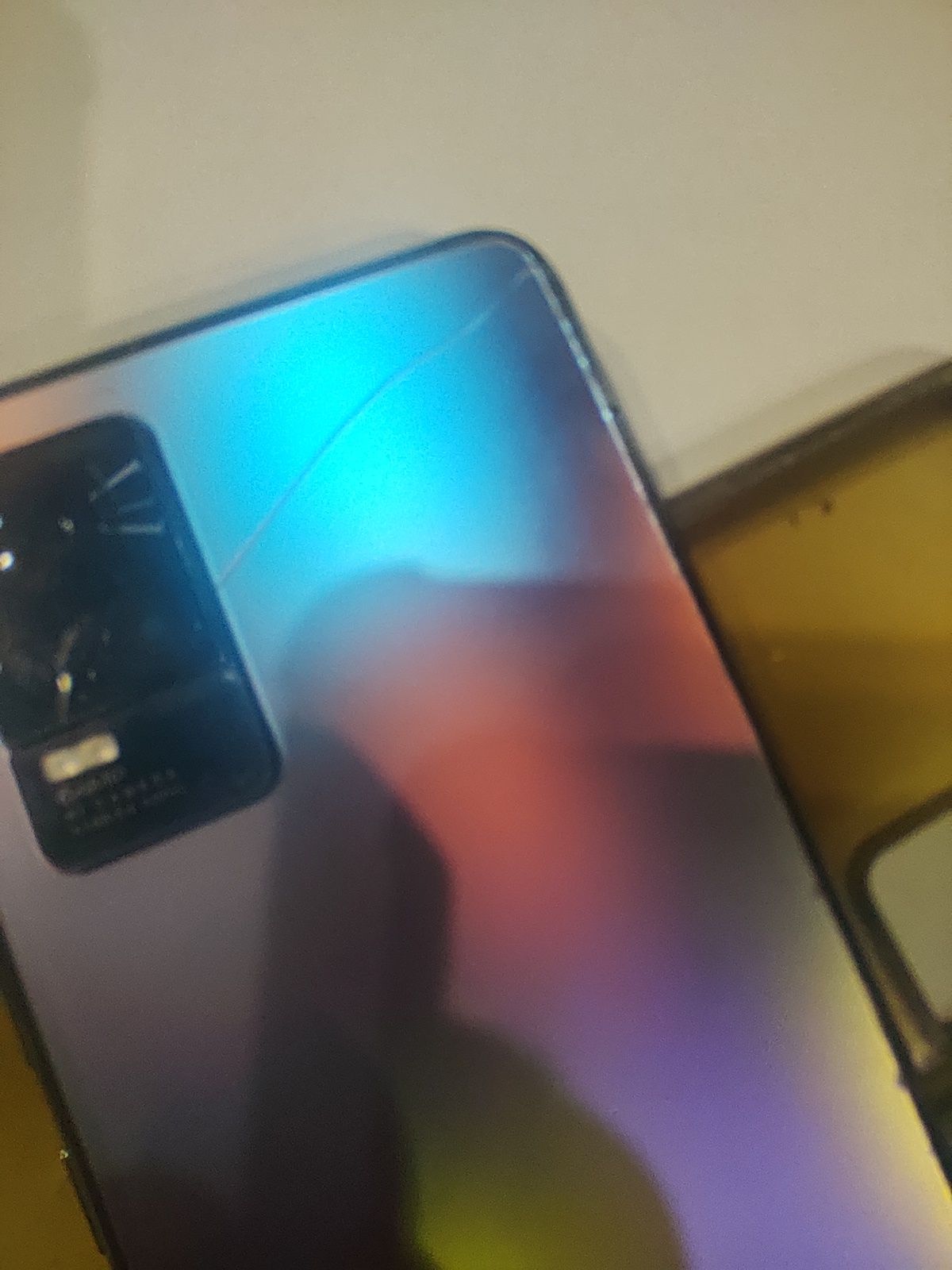 Смартфон vivo v 21e 8+4 оперативки  128 встроеной