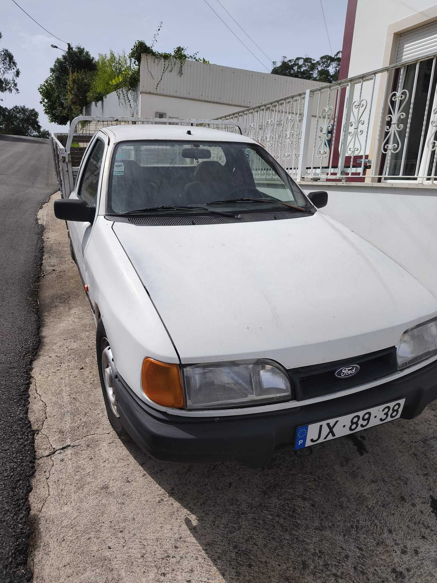 Ford P100 Caixa Aberta em Madeira