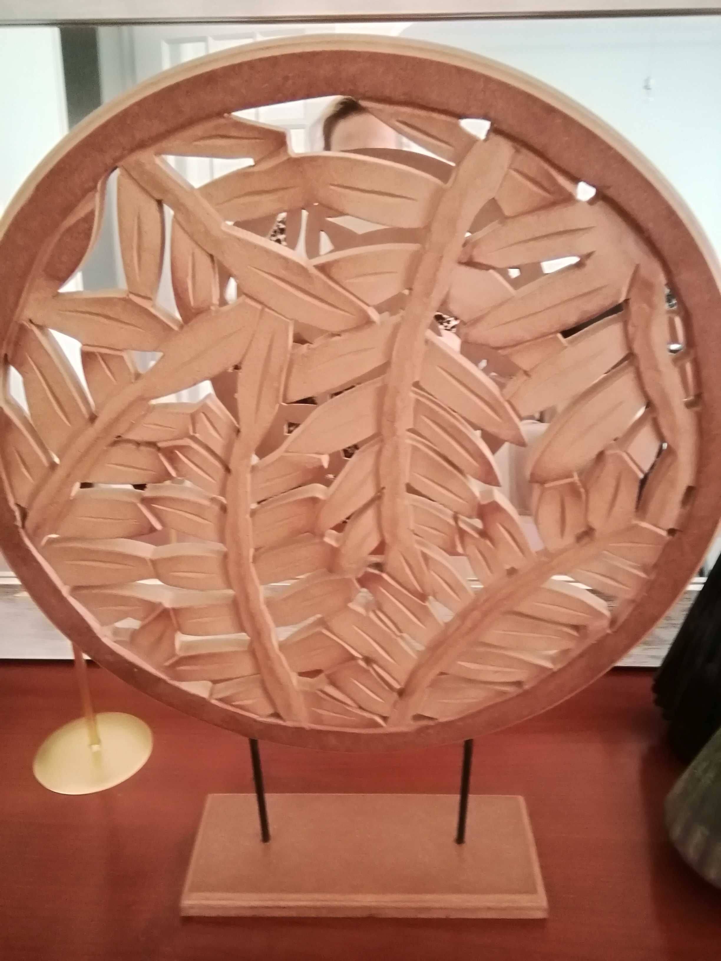 Mandala em madeira decorativa. SÓ HOJE