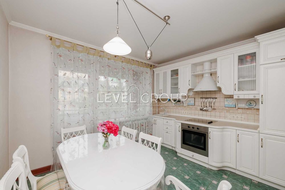 Оренда просторої на вул. Тарасівська, 21, Голосіївський р-н.