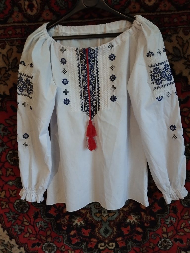 Продам вишиванку для дівчинки великого розміру