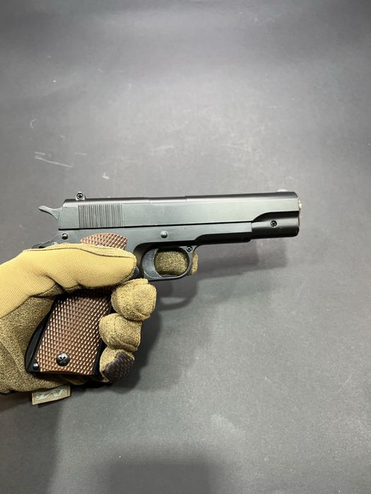 Металевий пістолет Кольт з маркуванням — іграшка С8