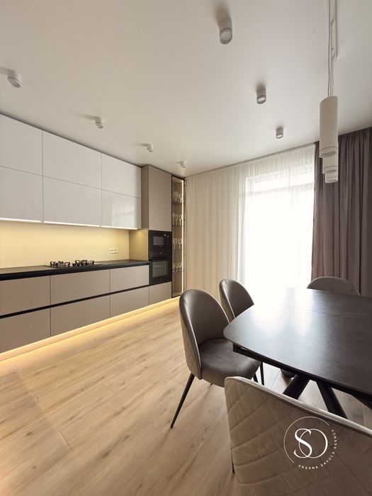 Продаж 2-кім. квартири з чудовим виглядом на захід сонця Трускавецька