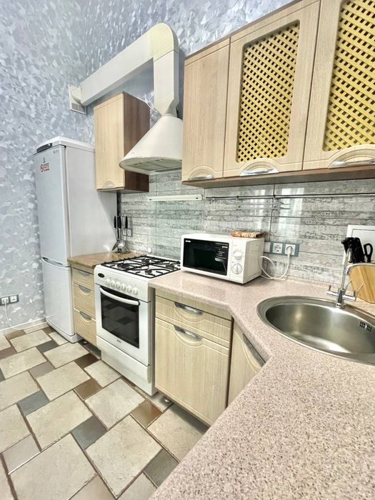 Подобова оренда квартири. Центр. ЦУМ. Пушкінська 9. Метро Театральна