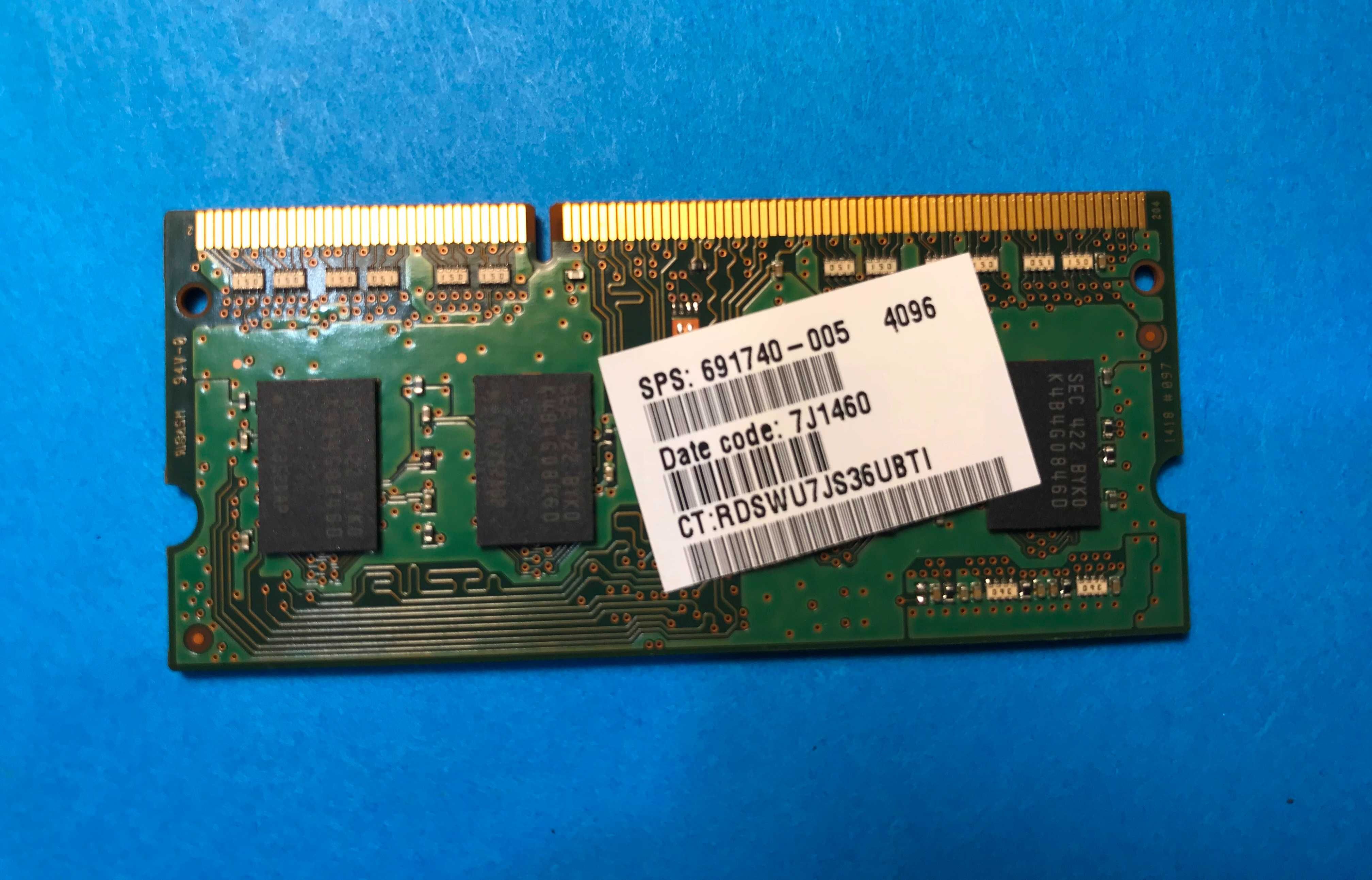 Memória RAM 4GB DDR3 PC3L - 12800S da Samsung.