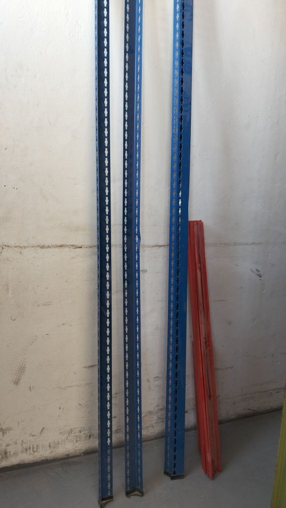 Estrutura de estante de ferro
