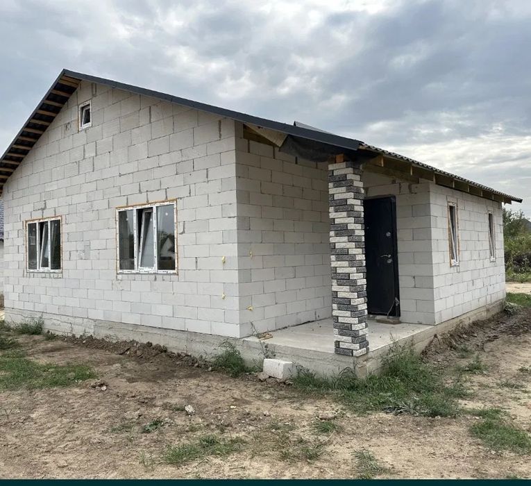 Новобудова 96м2 з терасою + 5сот землі