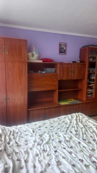 Меблі стінка дивани ліжко крісло табурет комод трюмо шафа