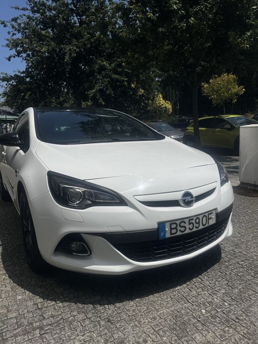 Opel Astra GTC OPC
