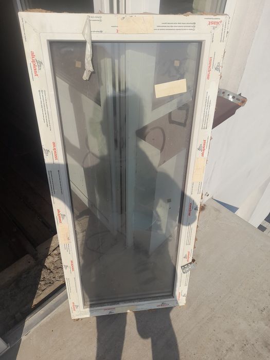 Продам вікно недорого.