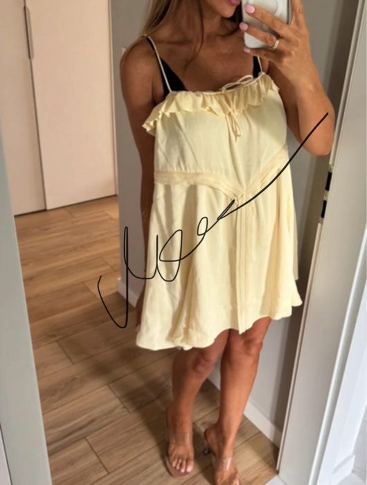 Sukienka Zara z falbankami efektowna na ramiączkach na imprezę