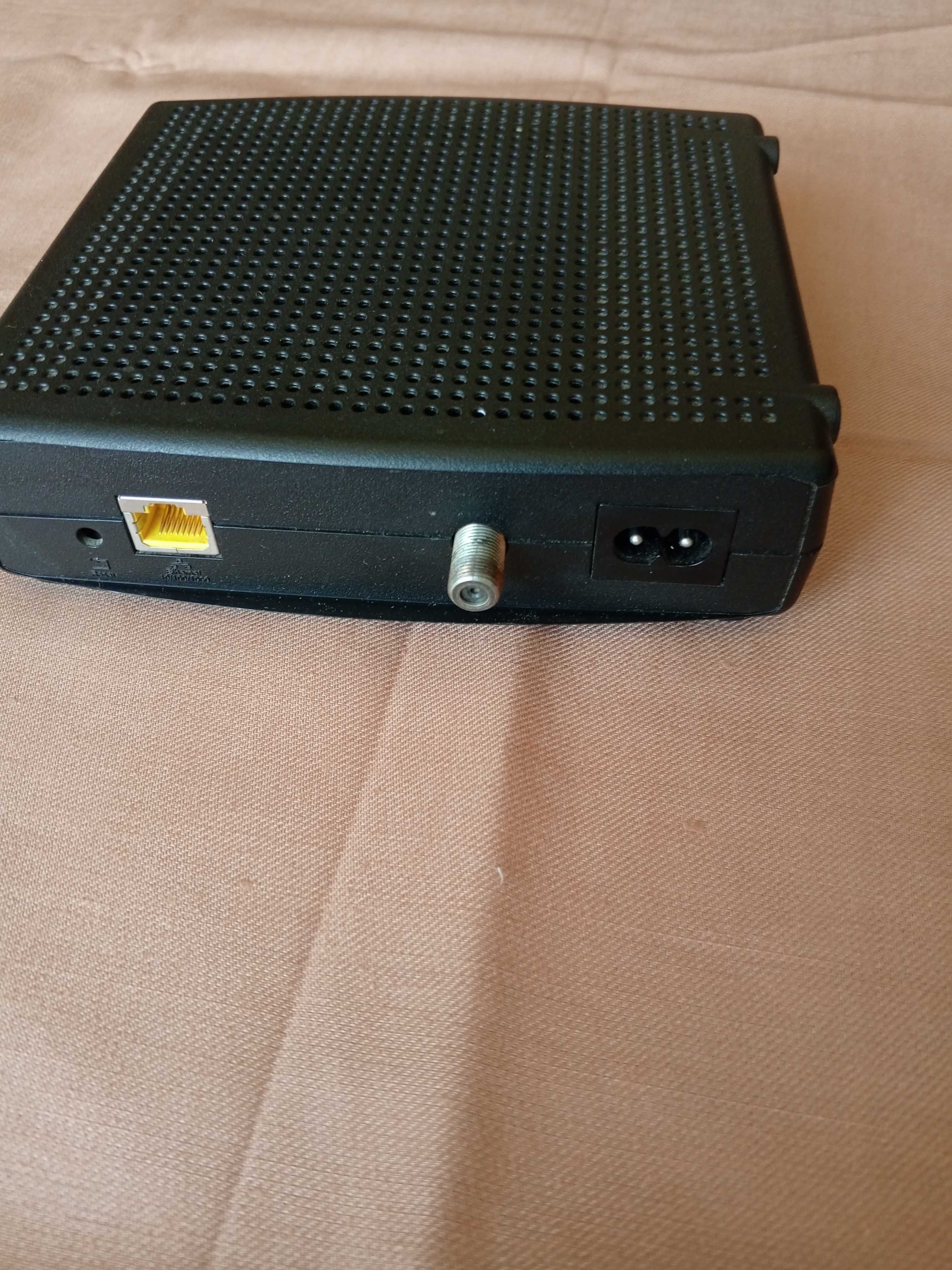 Модем кабельный Arris  CM820В Touchstone.