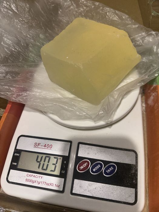 Біла та прозора основа для мила