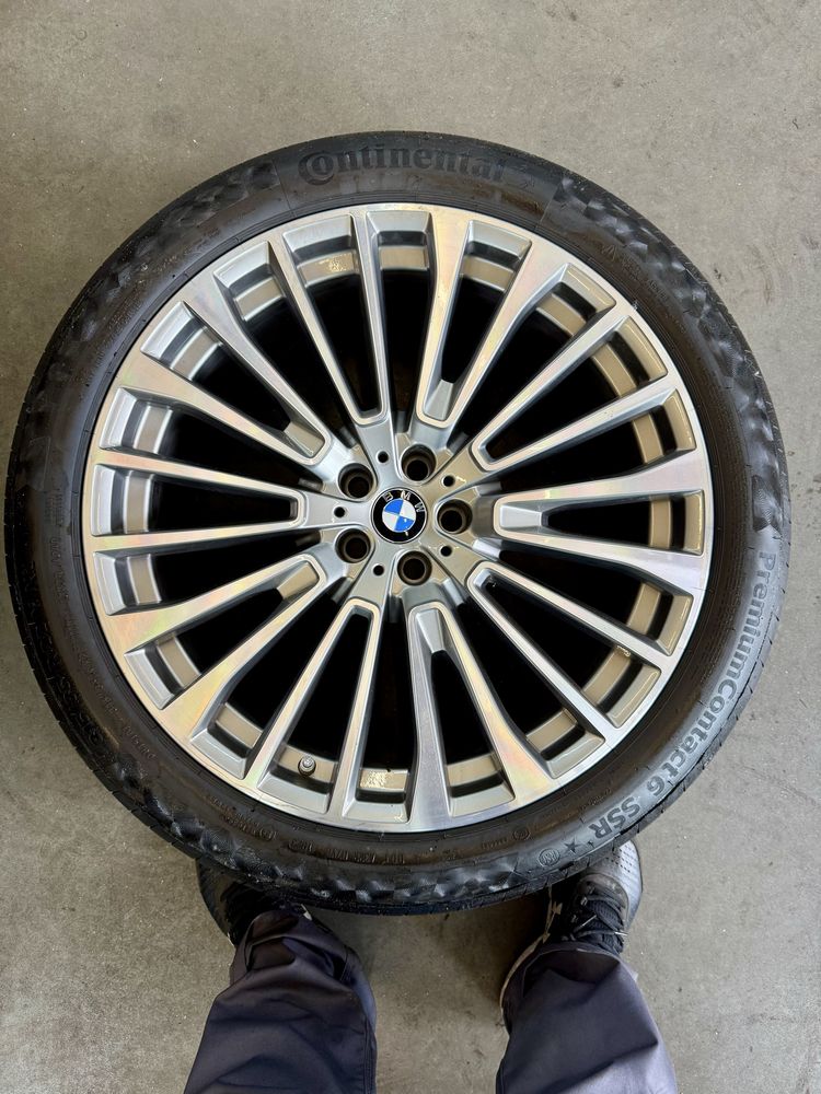 Оригинальные разноширокие диски X7 r22 5x112 с колесами Continental