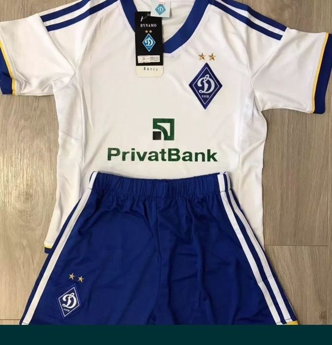 Супер розпродаж футбольних форм для дітей