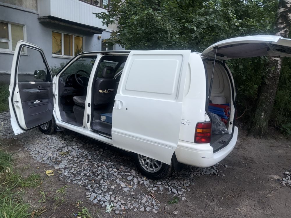 Продаю авто Нісан ванетте