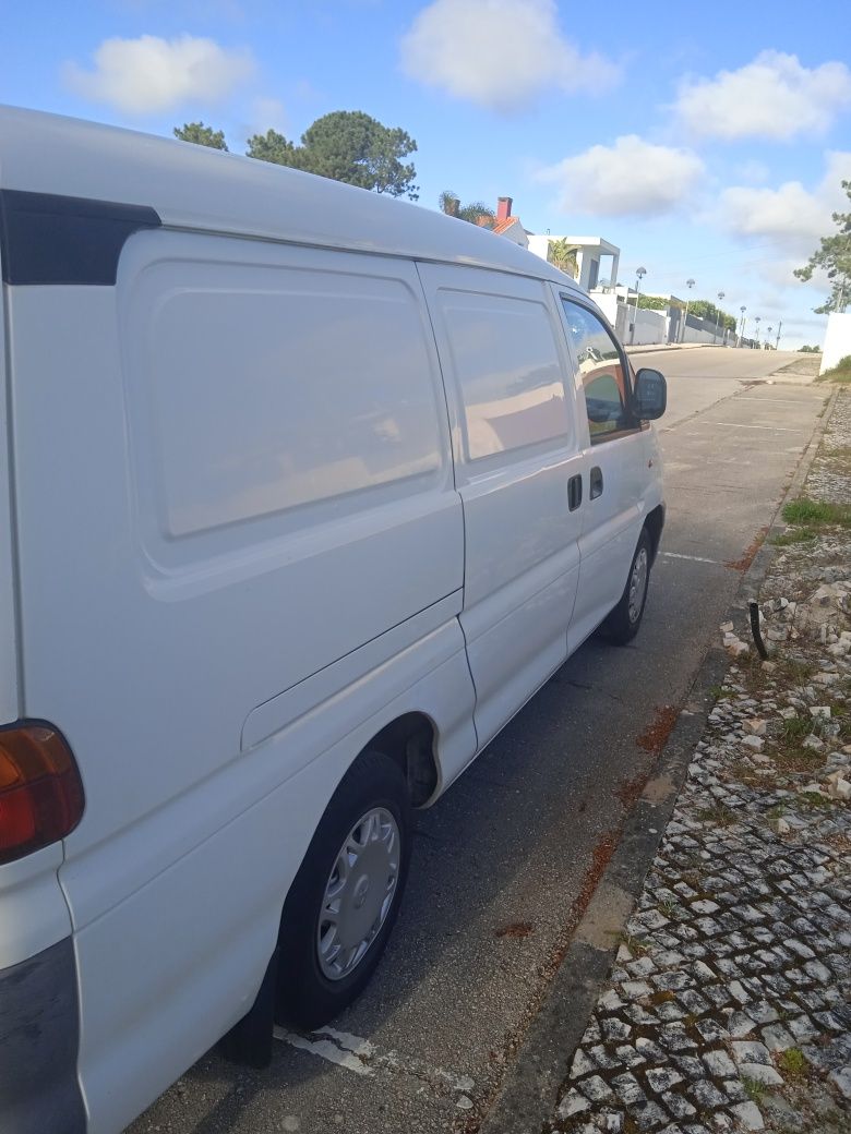 Carrinha Mitsubishi L400