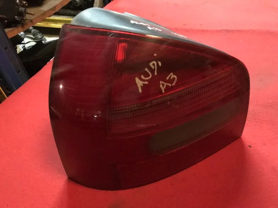 FAROLIM TRASEIRO AUDI A3 8L
