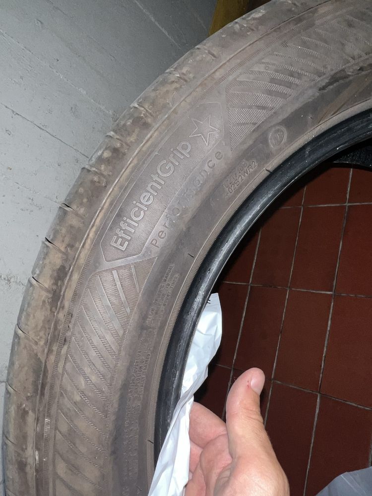 Pneus Goodyear 225/55R17