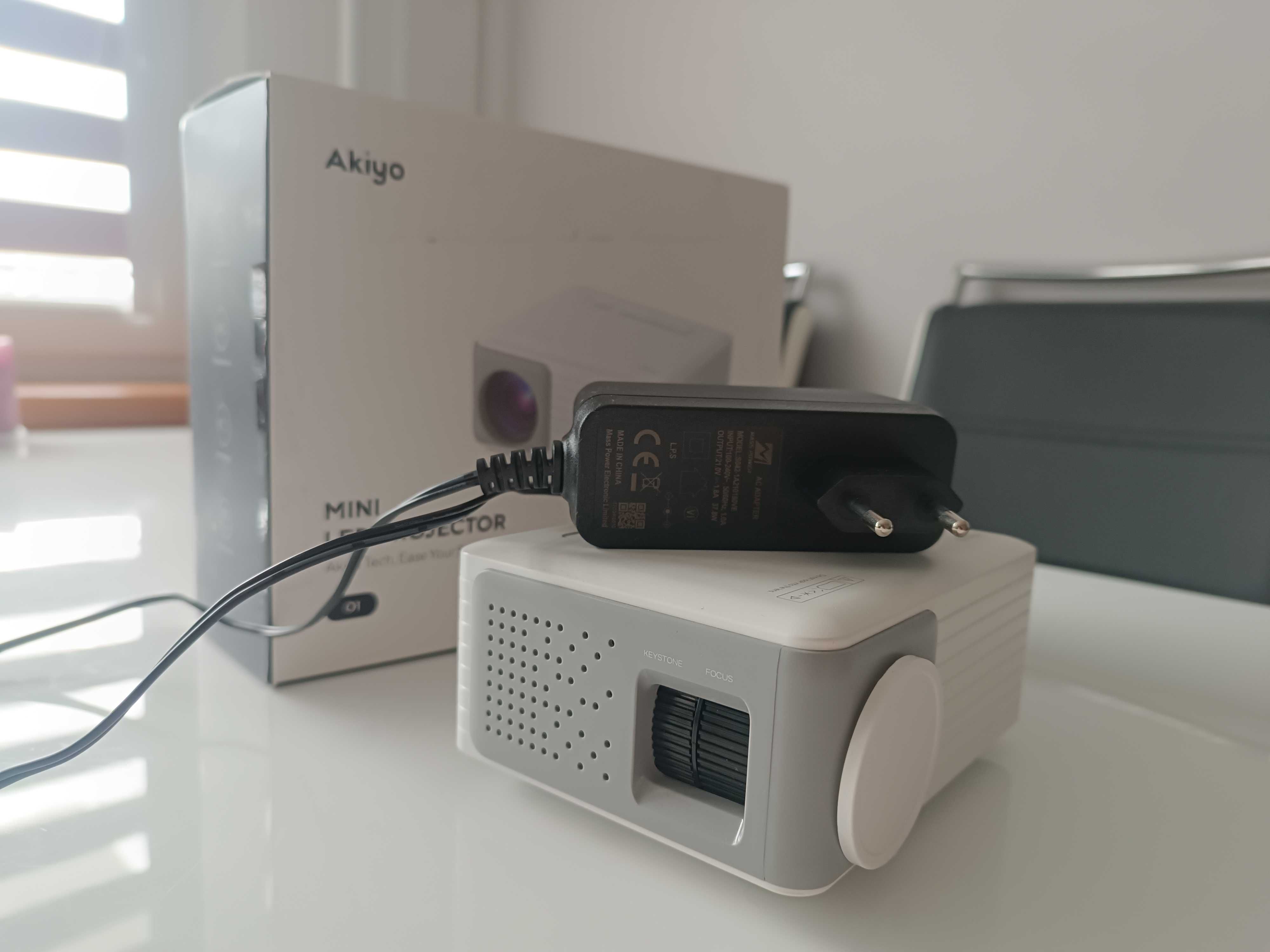 Projektor LCD biały mini LED projector