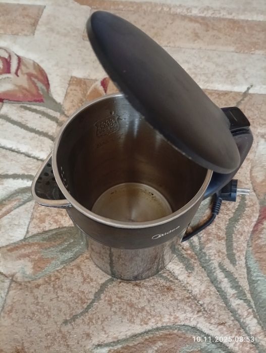 Чайник електричний