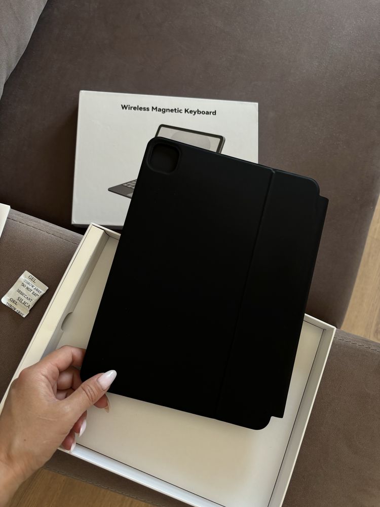 чехол клавиатура wireless magnetic keyboard для iPad