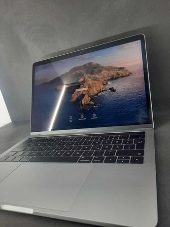 Супер тонкий Ноутбук Apple MacBook Pro 13" (i5-6267U/16/256SSD)