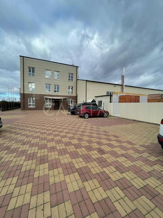 Продаж 3-поверхової будівлі, вул. Індустріальна, с. Святопетрівське
