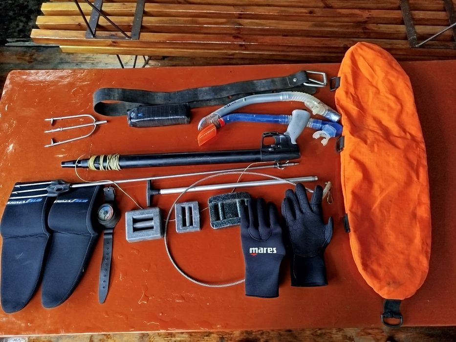 Комплект для підводного полювання.