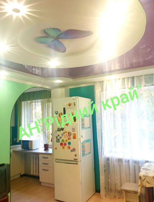 2а кв.з відмінним ремонтом на 2 поверсі .