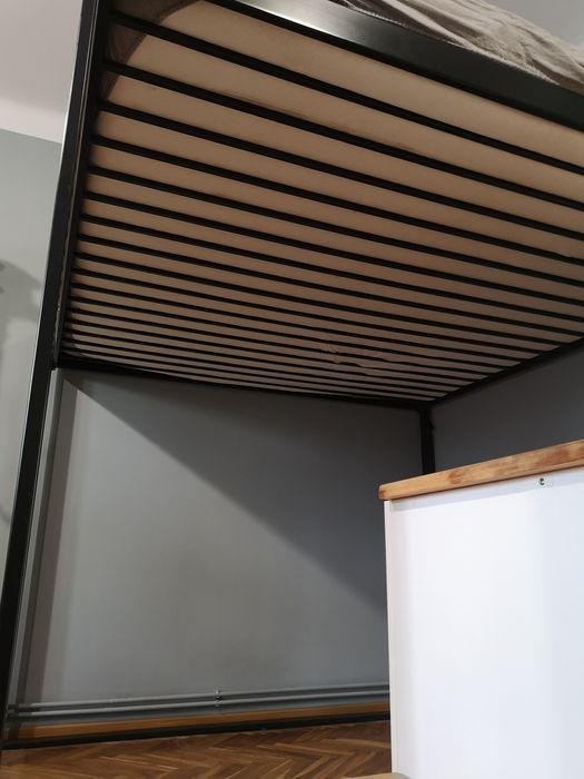 Łóżko antresola z szufladami