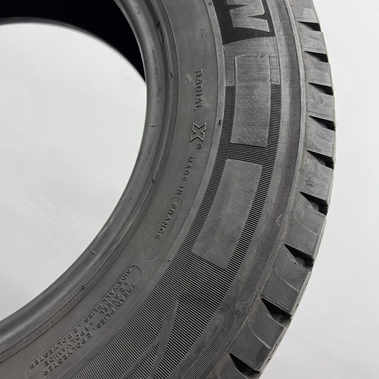 4шт літо цешка 215/70/R15C 8мм Michelin Agilis Camping