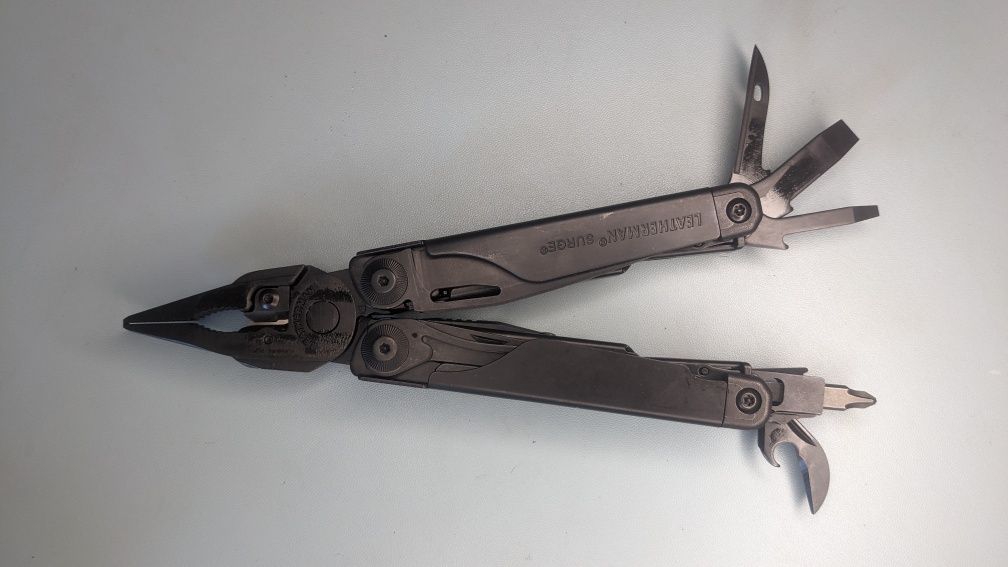 Мультитул Leatherman Surge Новий