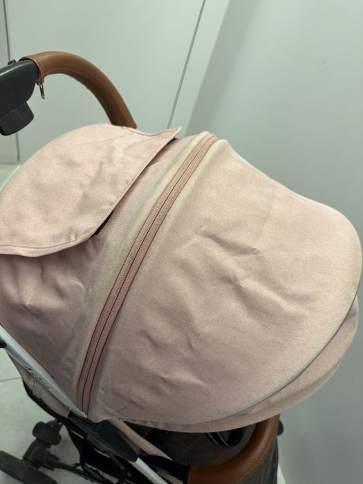 Прогулянкова коляска Carrello
