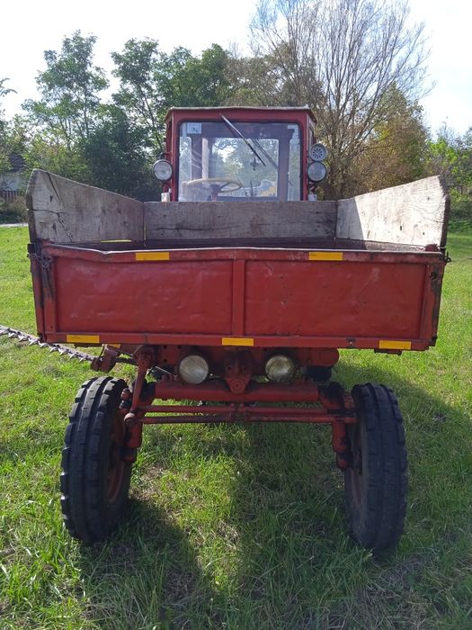 Продам трактор т16