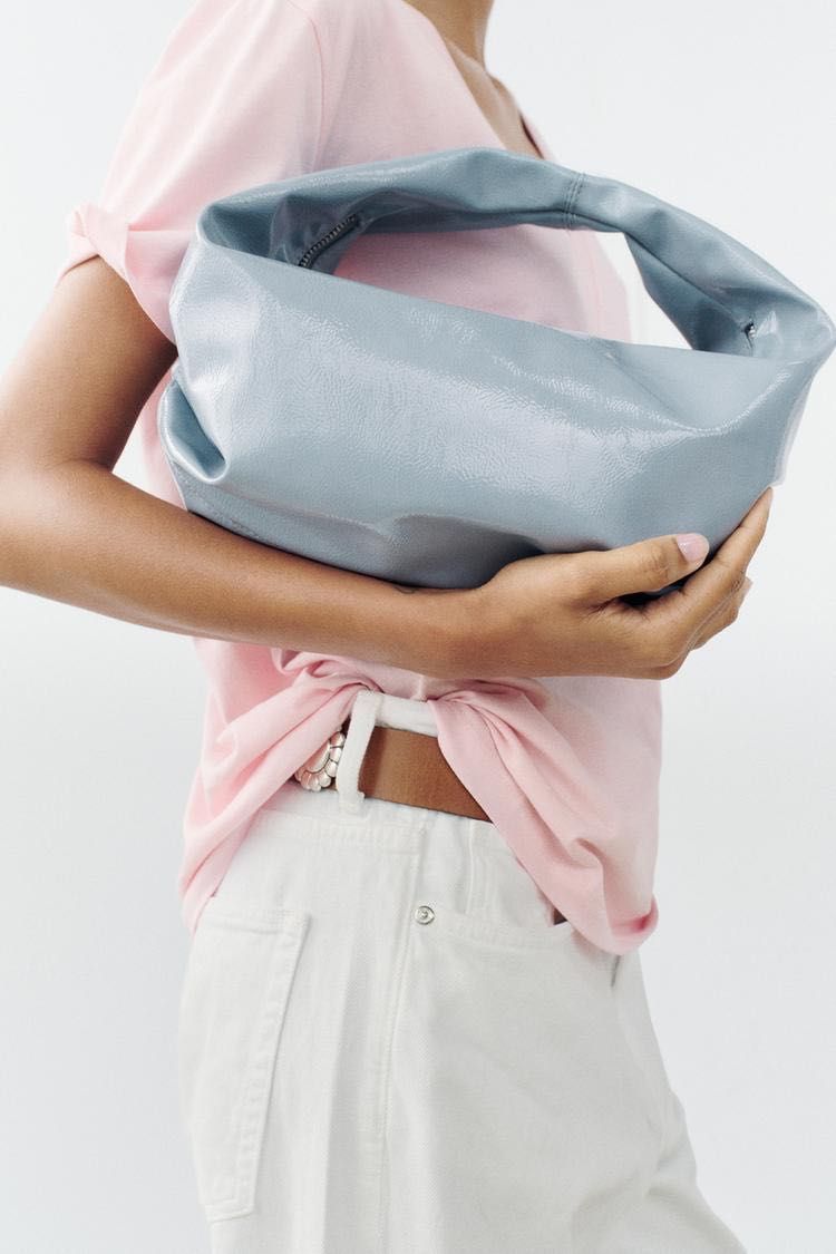 Блакитна лакована сумочка Zara