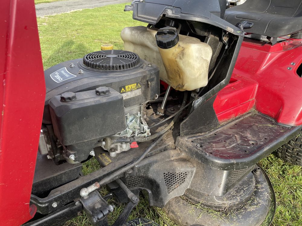 Kosiarka, traktorek Mountfield MTF 98M SD  350 z wyrzutem bocznym, BDB
