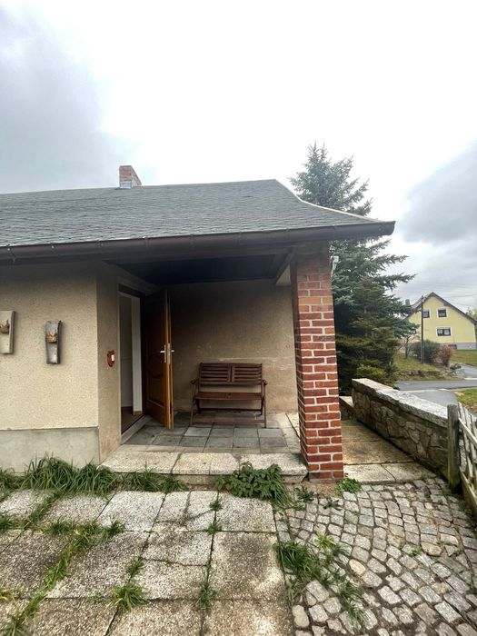 Dom w Niemczech - Königshain (koło Görlitz) przy granicy z Polską