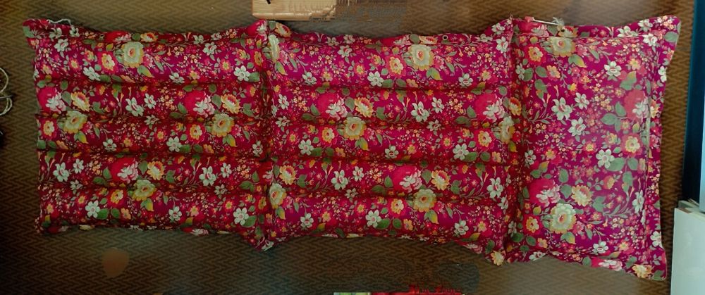 Надувной матрас.