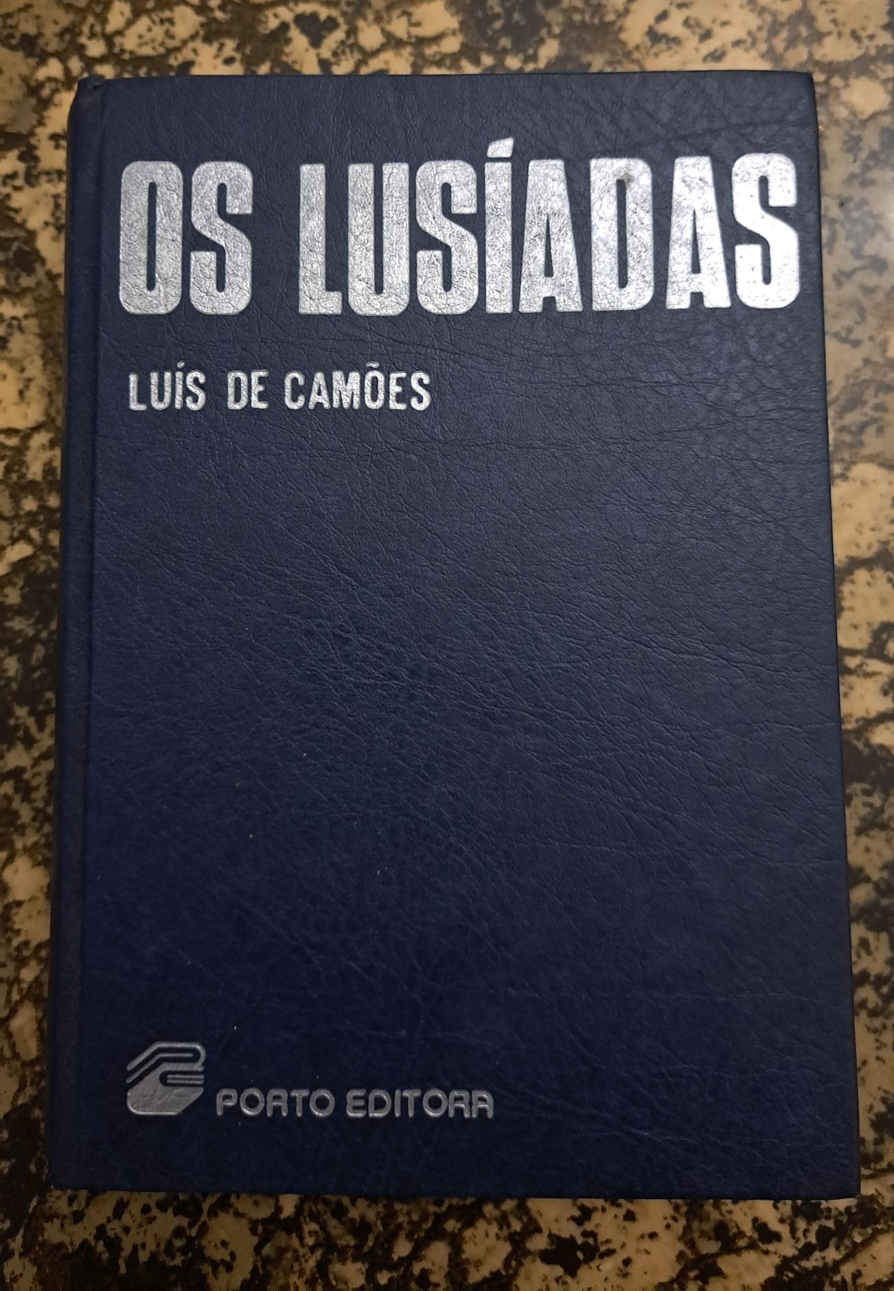 Livro "Os Lusíadas" de Luís de Camões - Porto Editora