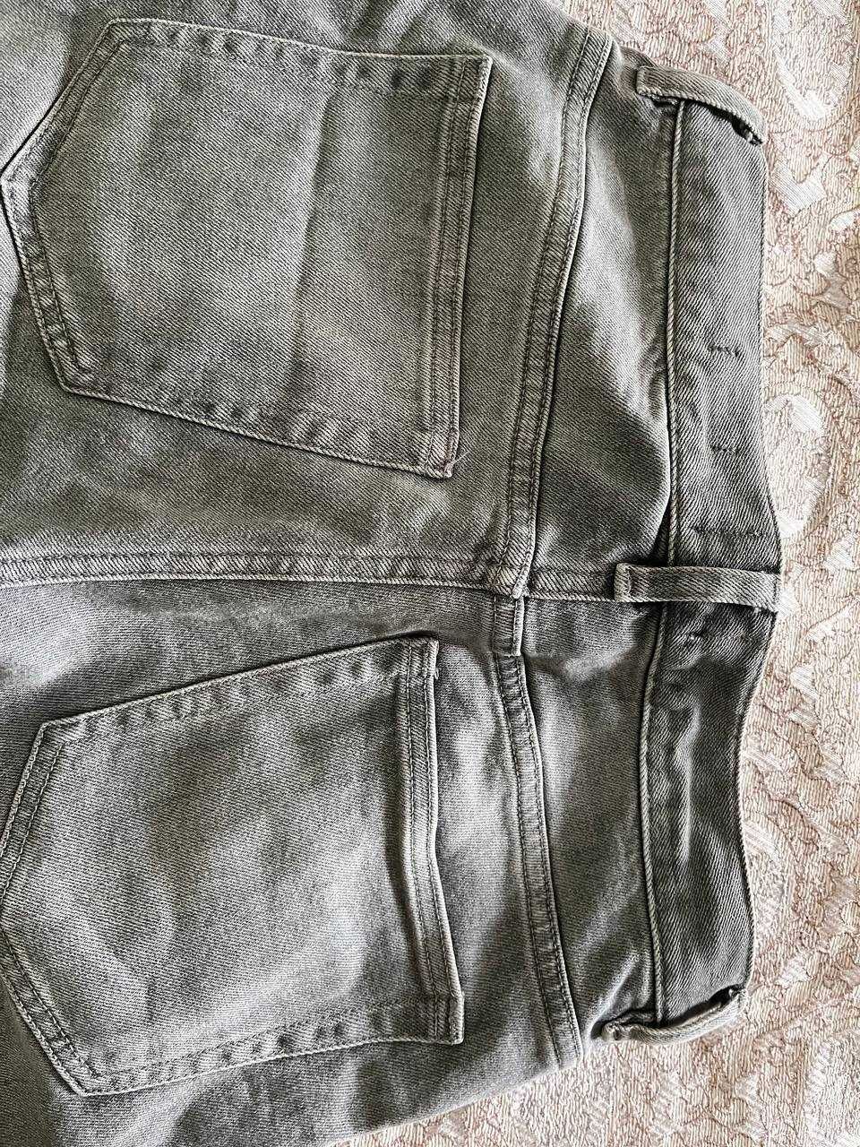 Шорти джинсові чоловічі H&M (оригінальні)  сірі