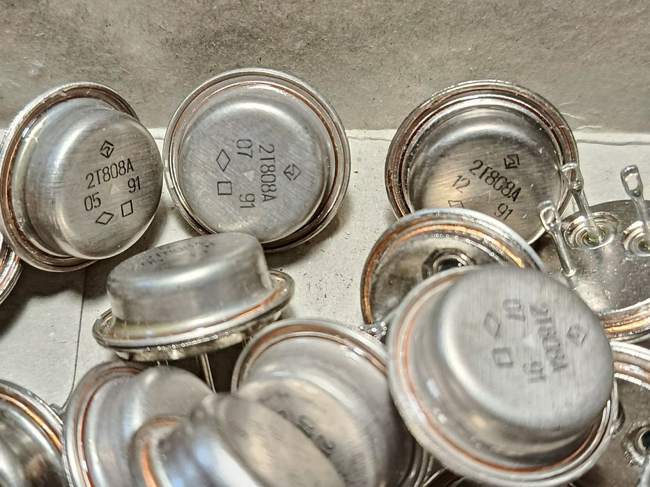 Продам транзисторы 2Т808А, КТ808А, новые