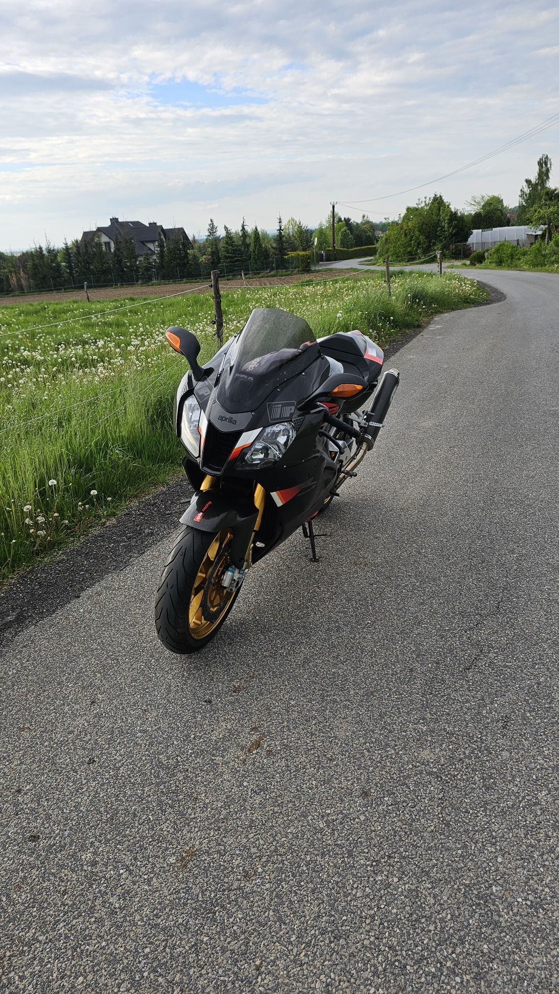 Aprilia RSV 1000 Factory rsv1000
