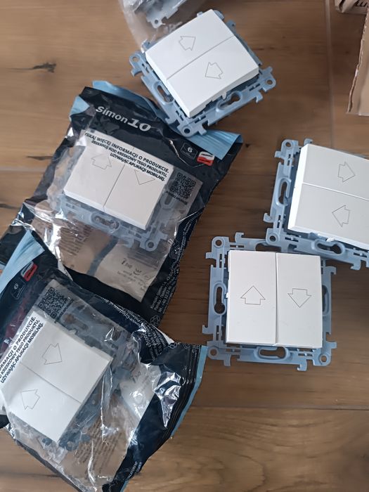 Łącznik schodowy krzyżowy rolety Simon 10 Simon 54