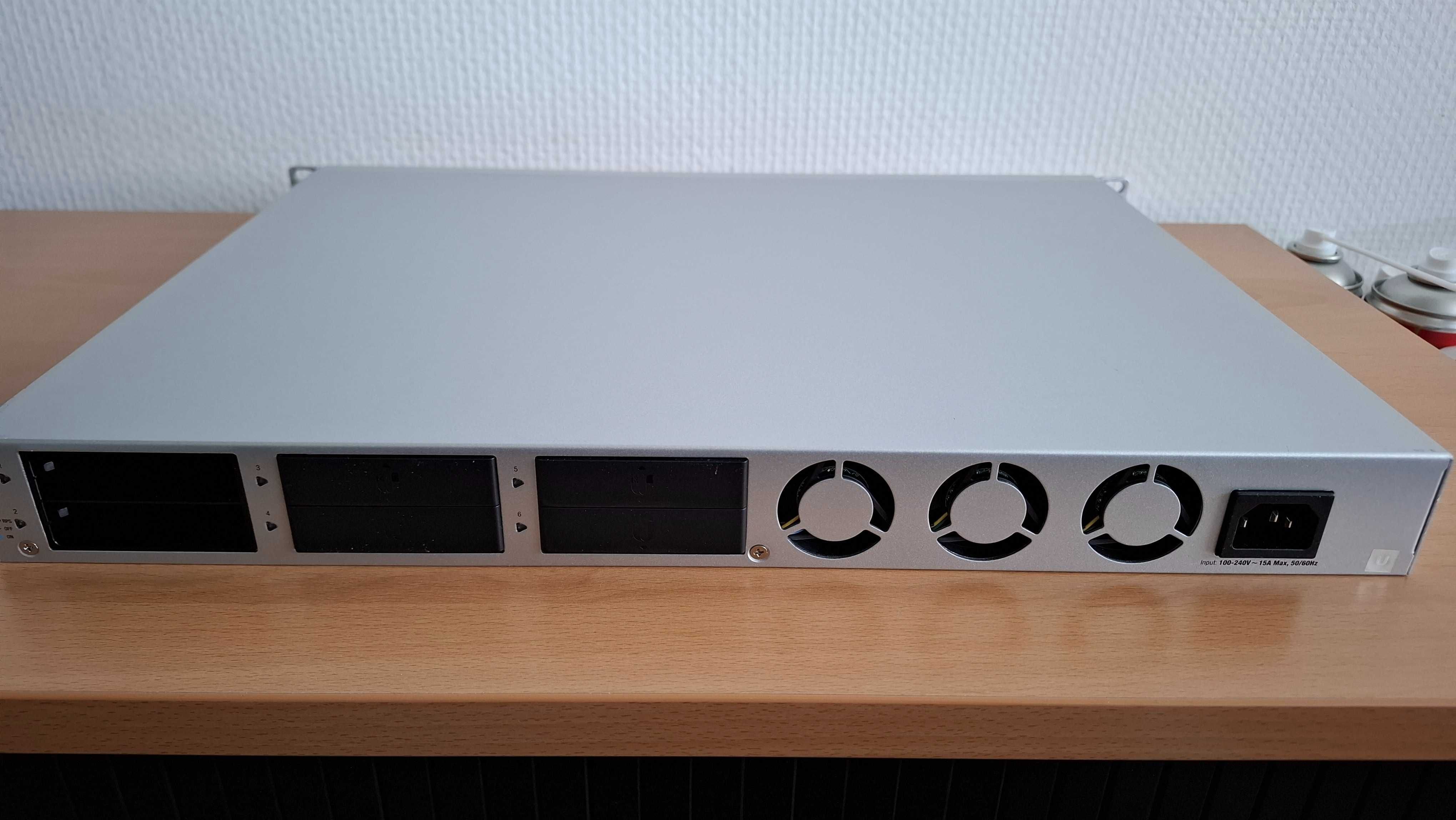 Unifi RPS UPS sieciowy