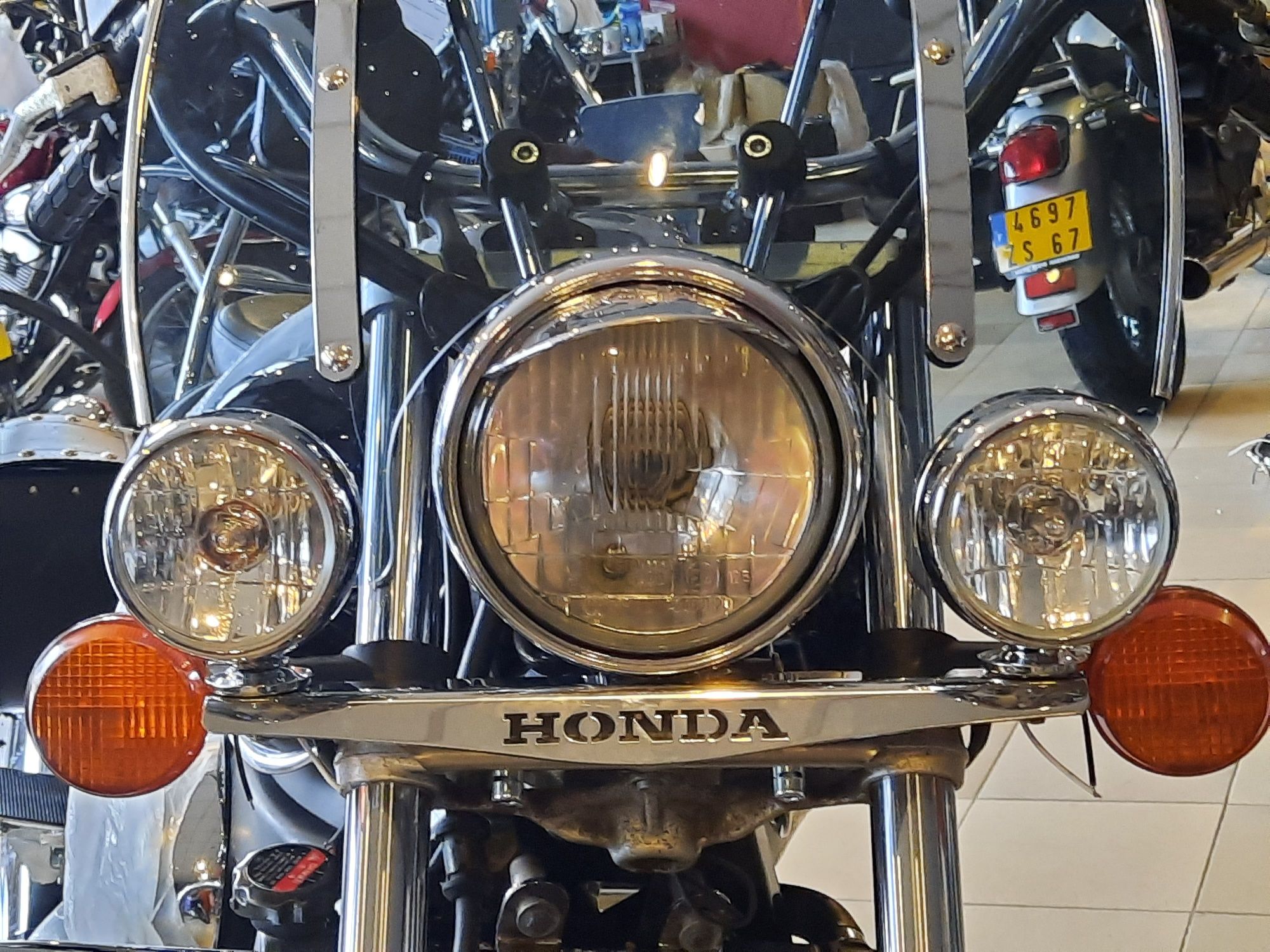 Lightbary Honda Shadow Vt 125 przełącznik, śruby.