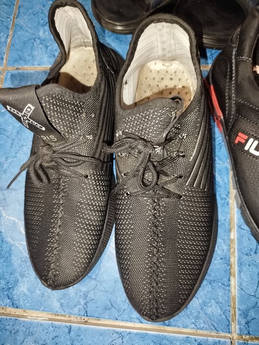 Чоловіче взуття кросівки босоніжки 41р.